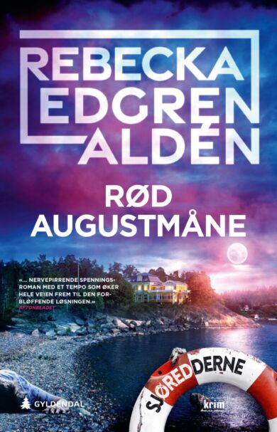 Rød augustmåne