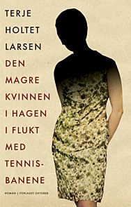 Den magre kvinnen i hagen i flukt med tennisbanene